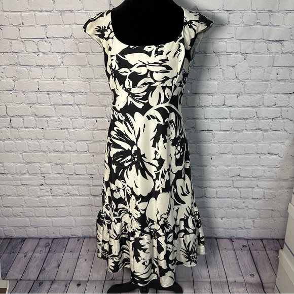 Ann Taylor Dresses & Skirts - Ann Taylor Black and White Floral Midi Dress